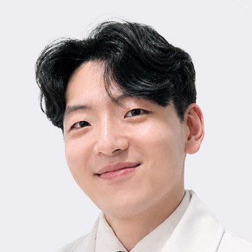 Dr. Taegyu Lee ผู้อำนวยการทั่วไป Gangnam Pieobom Clinic