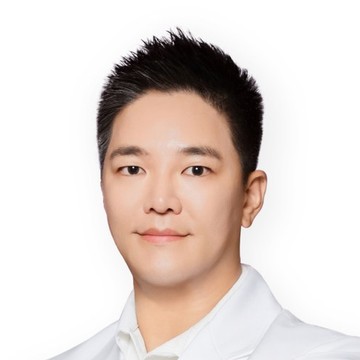 Dr. Hyoseung Jang แพทย์ผู้อำนวยการ Gangnam Pieobom Clinic
